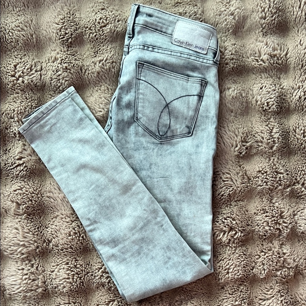 Calvin Klein Jeans Women's Gray Skinny Jeans